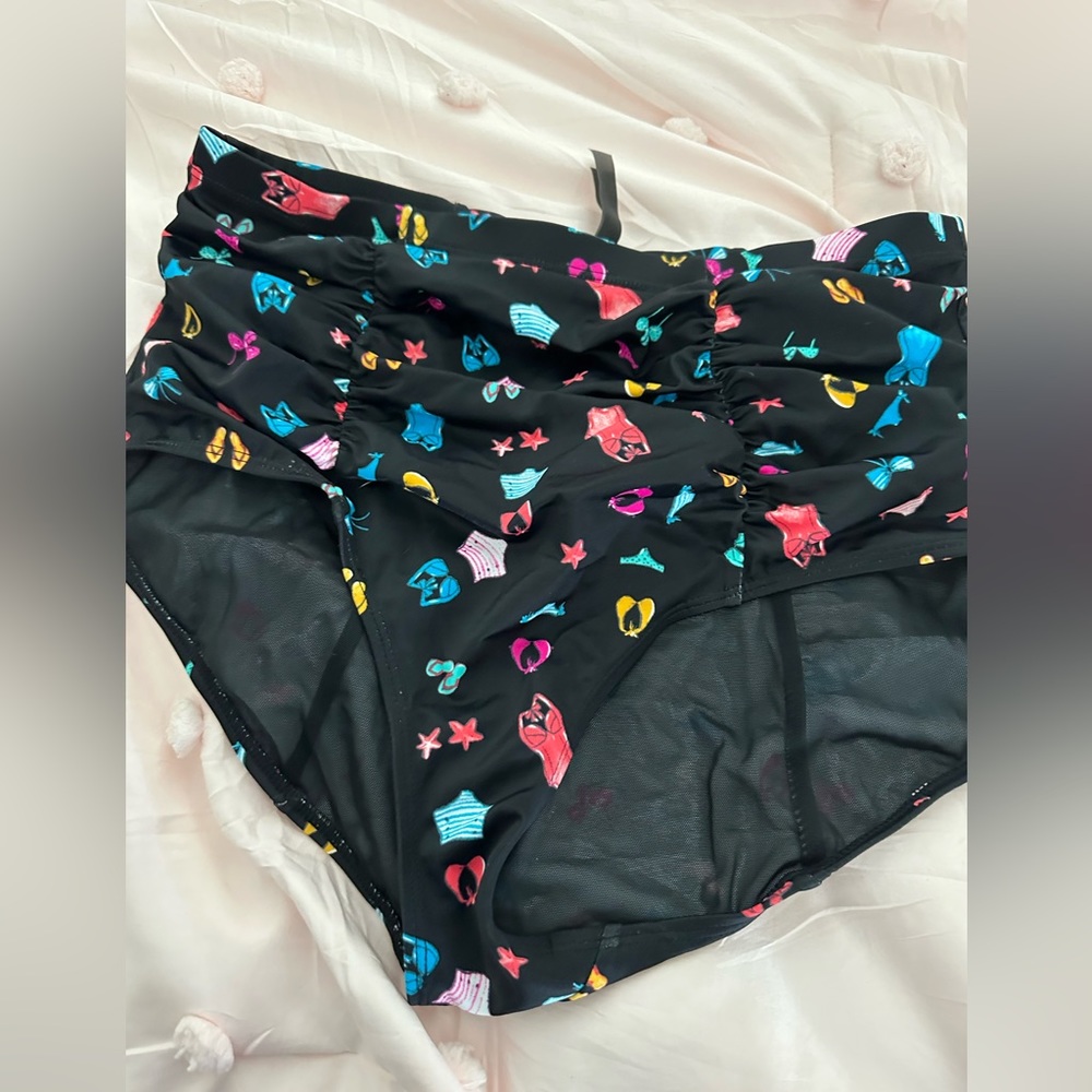 Torrid Vacay Image Print Bikini Bottoms Black 00 NWT
